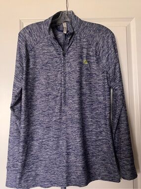 Woman’s Under Armour HeatGear quarter-zip pullover. XL